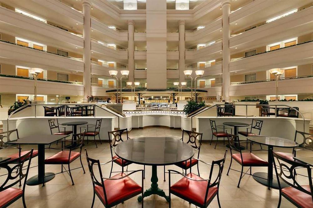 فندق أجنحة إمباسي واشنطن دي سي - آت ذا تشيفي تشيز بافيليون المطعم الصورة